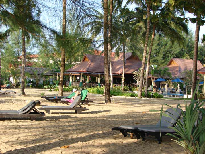 Nang Thong Beach Resort 2