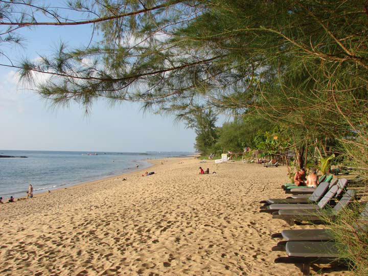 Nang Thong Beach Resort 2