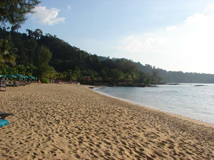 Nang Thong Beach Resort 2