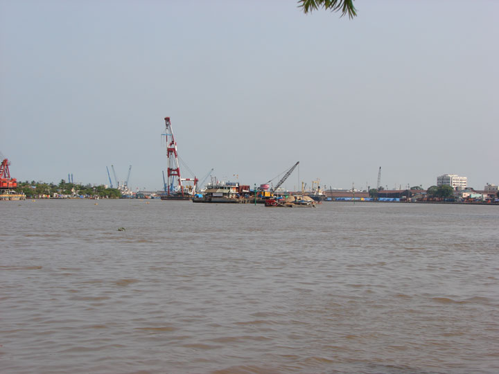 Am Saigon Fluss